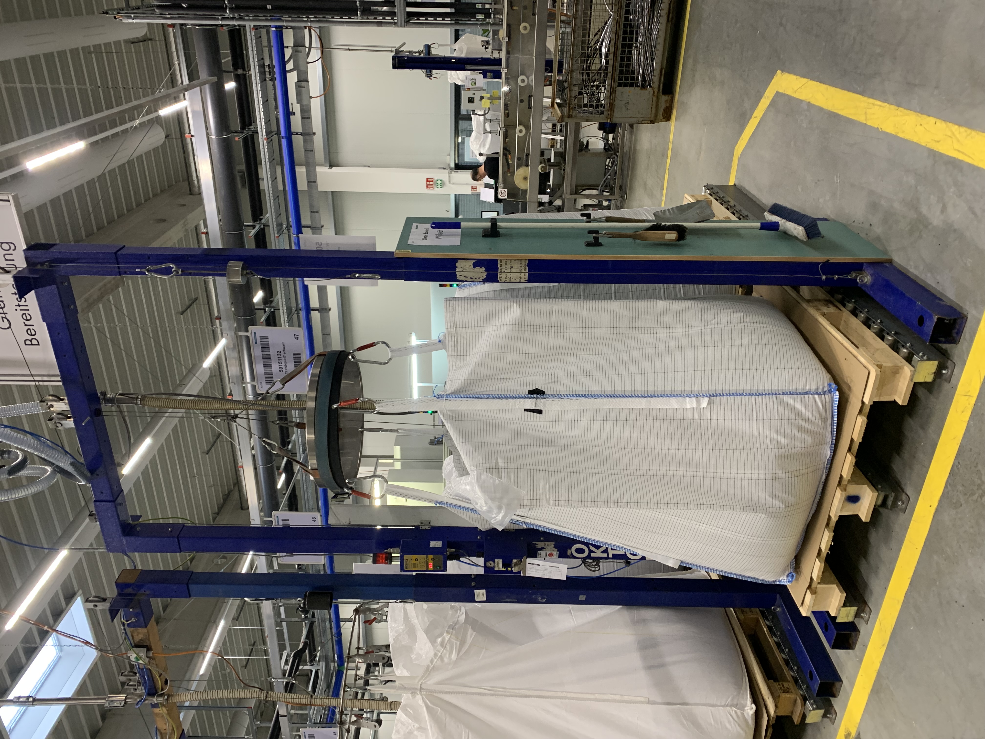 HELIOS Emptying system with vibrating suction head and automatic bag tightener 